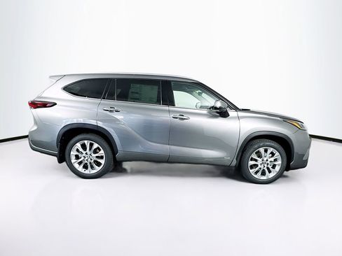 New 2026 Toyota Highlander Limited image 10