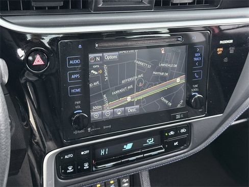 Used 2017 Toyota Corolla XSE image 27