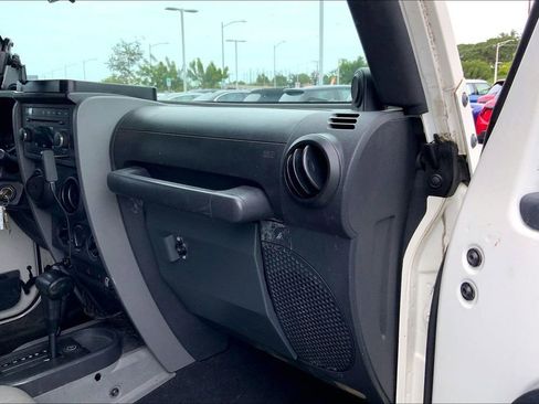 Used 2009 Jeep Wrangler X image 15
