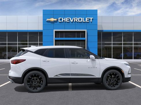 New 2025 Chevrolet Blazer LT w/ LPO, Black Sport Package image 5