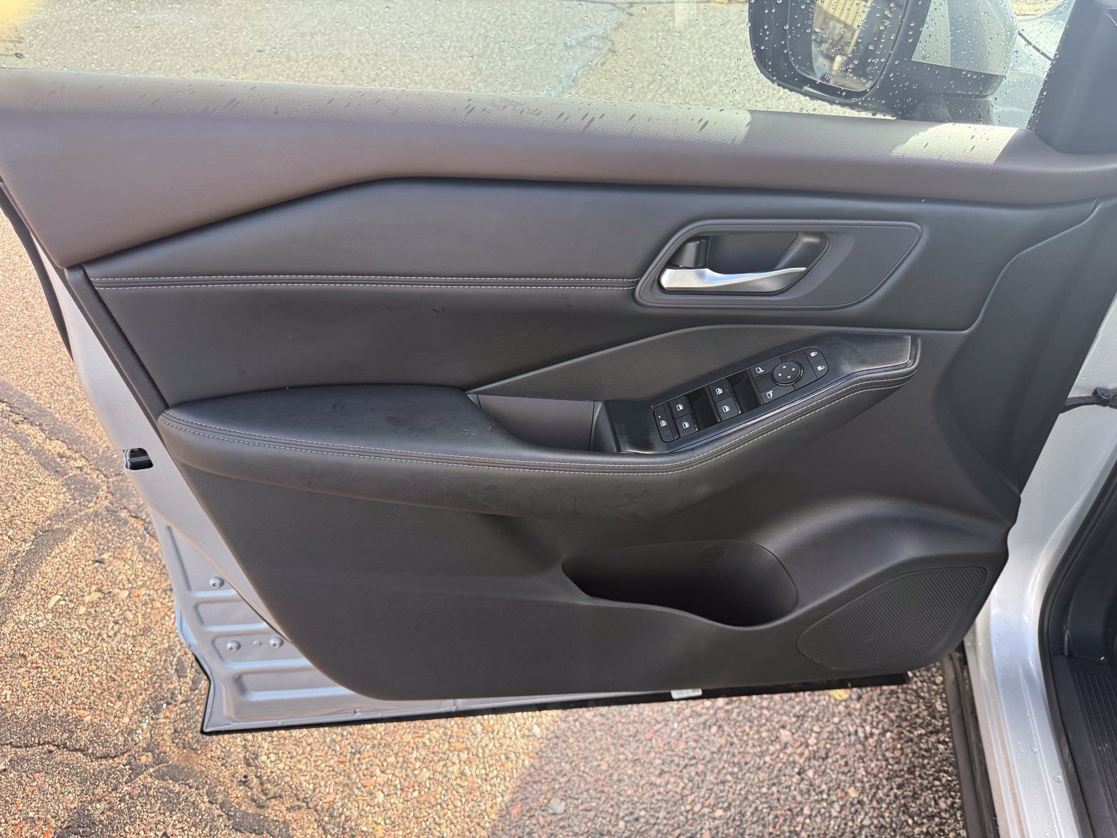 Certified 2023 Nissan Rogue SV w/ SV Premium B Package FWD image 12
