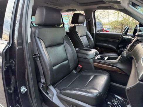 Used 2018 Chevrolet Suburban LT w/ LT Signature Package image 10