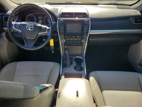 Used 2017 Toyota Camry SE image 12