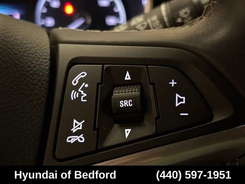 Used 2022 Buick Encore Preferred AWD/4WD image 18