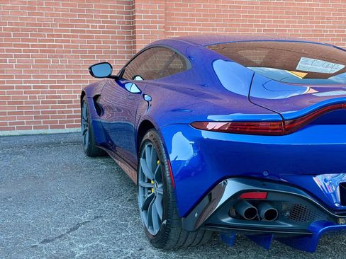Used 2019 Aston Martin V8 Vantage Coupe image 15