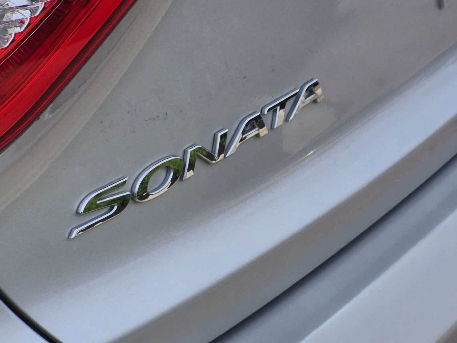 Used 2016 Hyundai Sonata Sport w/ Option Group 1V FWD image 13
