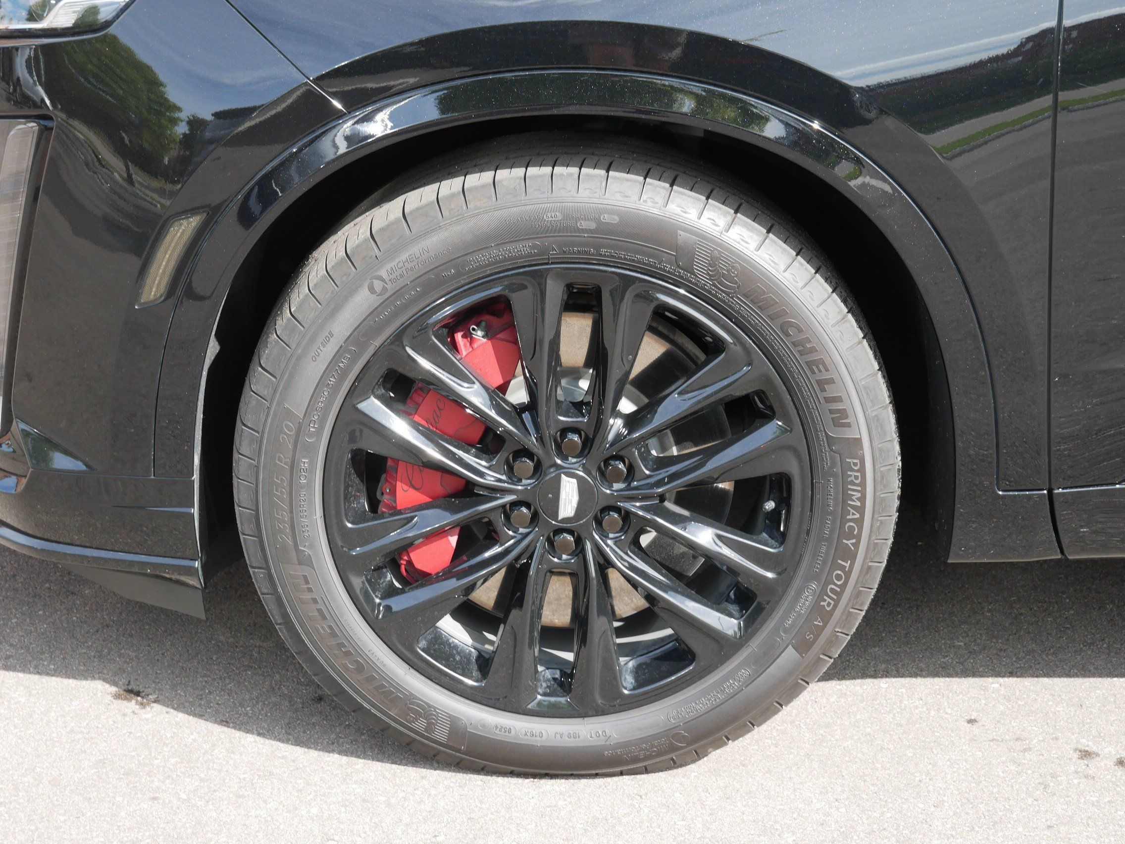 Used 2024 Cadillac XT6 Sport w/ LPO, ONYX Package AWD/4WD image 4
