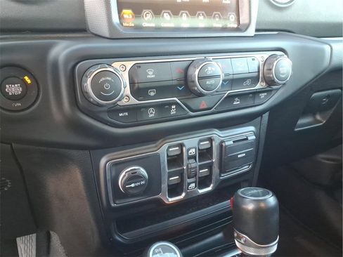 Used 2020 Jeep Gladiator Overland w/ Popular Equipment Package image 22