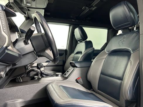 Used 2022 Ford Bronco Outer Banks w/ Sasquatch Package AWD/4WD image 5