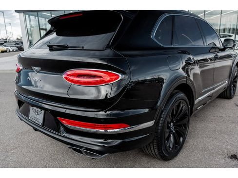 Used 2022 Bentley Bentayga image 13