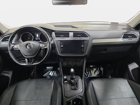 Used 2018 Volkswagen Tiguan SEL FWD image 10