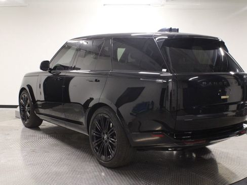Certified 2025 Land Rover Range Rover SE AWD/4WD image 3