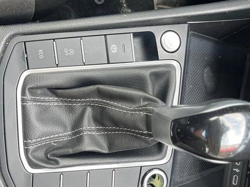 Used 2024 Volkswagen Jetta SE image 17