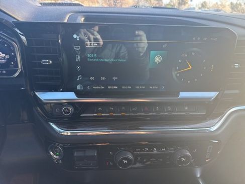 Used 2024 Chevrolet Silverado 1500 LT Trail Boss w/ LT Trail Boss Premium Package image 16