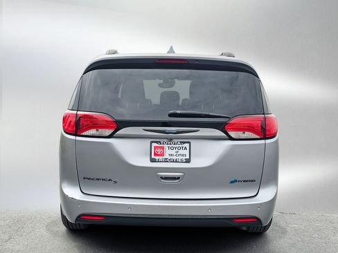Used 2019 Chrysler Pacifica Limited w/ Advanced Safetytec Group FWD image 4