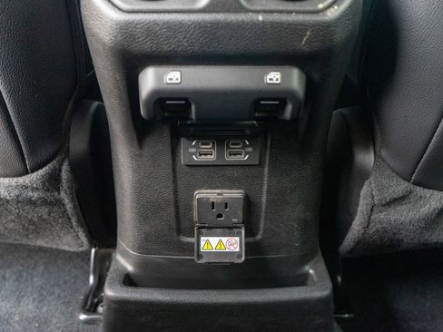 Used 2023 Jeep Wrangler Unlimited Sahara w/ Cold Weather Group AWD/4WD image 30