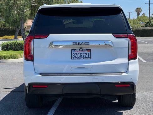 Used 2022 GMC Yukon SLE AWD/4WD image 2