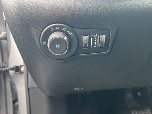 Used 2023 Jeep Compass Altitude image 5