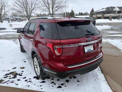 Used 2019 Ford Explorer Limited w/ Ford Safe & Smart Package image 5