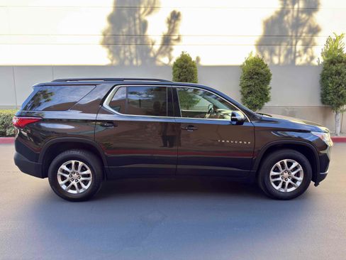 Used 2019 Chevrolet Traverse LT image 11
