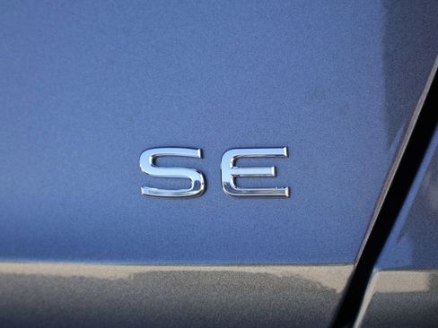 New 2026 Volkswagen Jetta SE FWD image 17