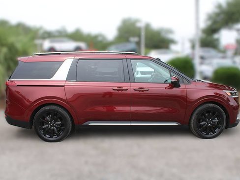 Used 2023 Kia Carnival SX Prestige FWD image 5