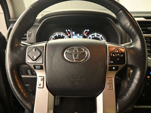 Used 2023 Toyota 4Runner Limited image 11