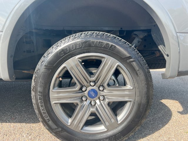 Used 2020 Ford F150 XLT w/ Equipment Group 302A Luxury AWD/4WD image 21