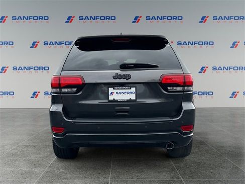 Used 2019 Jeep Grand Cherokee Altitude image 4
