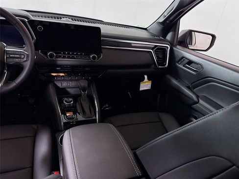 New 2026 GMC Canyon Elevation w/ Convenience Package image 17