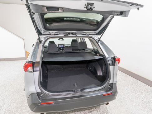 Used 2022 Toyota RAV4 LE image 29