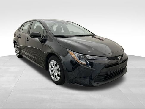 Used 2023 Toyota Corolla LE image 7