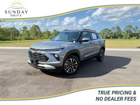 Used 2025 Chevrolet TrailBlazer LT AWD/4WD image 1