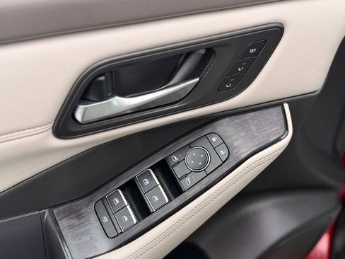 Used 2022 Nissan Rogue SL w/ SL Premium Package image 9