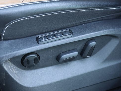 Used 2021 Volkswagen Atlas Cross Sport SEL Premium image 30