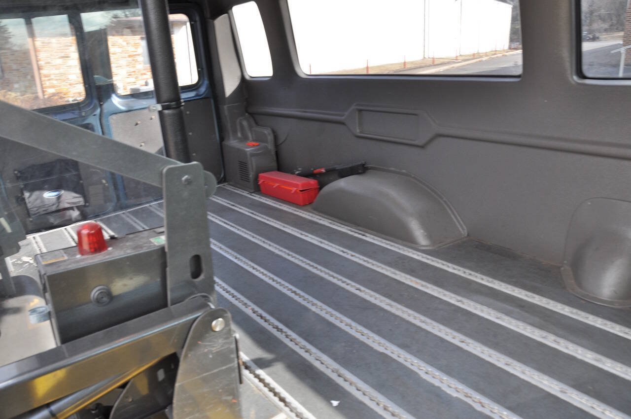 Used 2014 Ford E-350 and Econoline 350 Extended Super Duty w/ Power Group RWD image 21