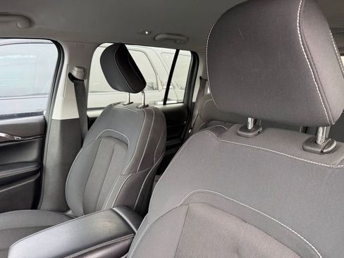 Used 2023 Jeep Grand Cherokee Laredo image 8