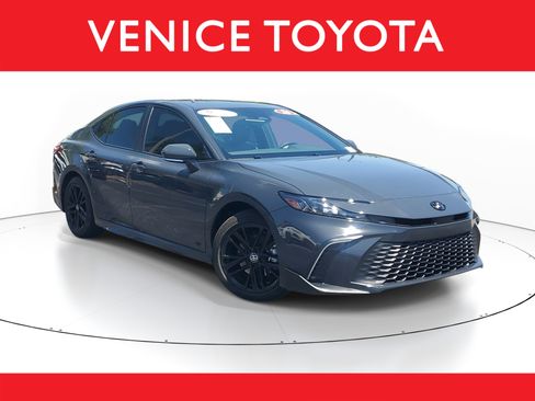 Certified 2026 Toyota Camry SE FWD image 1