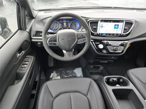 New 2026 Chrysler Pacifica Select image 21