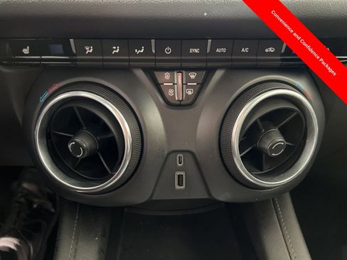 Used 2019 Chevrolet Blazer LT image 17