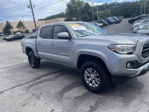 Used 2018 Toyota Tacoma SR5 image 6