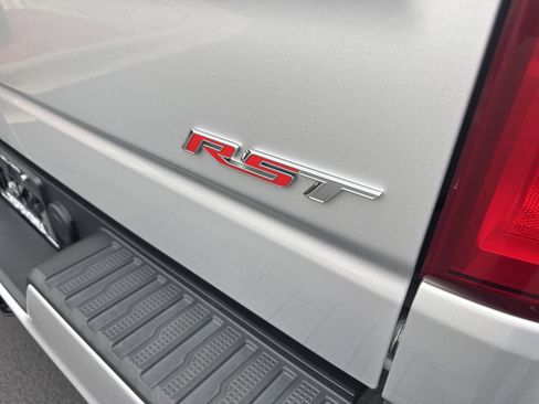 Used 2021 Chevrolet Silverado 1500 RST image 15