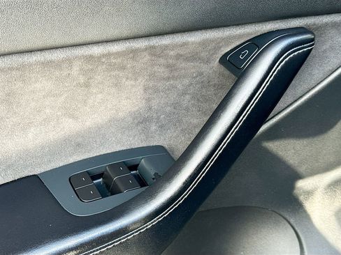 Used 2021 Tesla Model Y Performance image 23