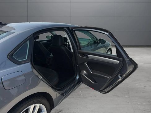 Used 2019 Volkswagen Passat 2.0T Wolfsburg FWD image 21