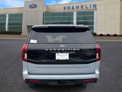 New 2025 Ford Expedition Active image 6
