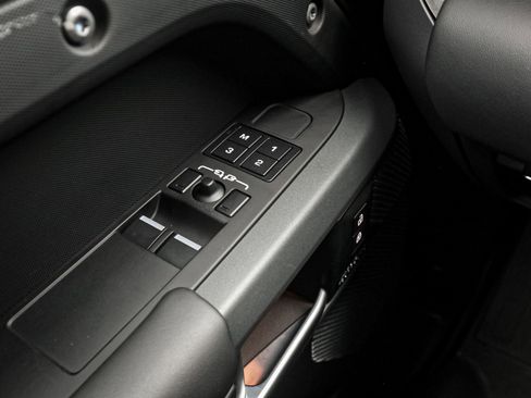 Used 2023 Land Rover Defender 90 X image 13