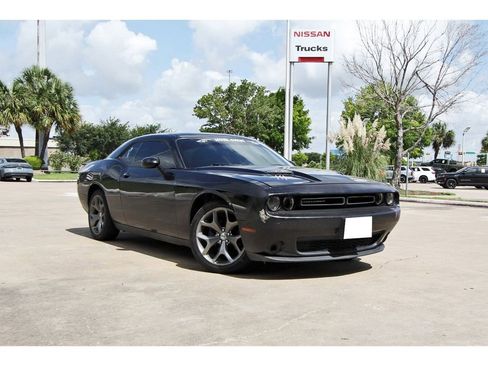 Used 2016 Dodge Challenger SXT w/ Sound Group RWD image 1