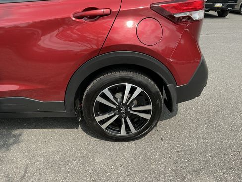 Used 2018 Nissan Kicks SV FWD image 9