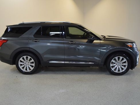 Used 2020 Ford Explorer Limited w/ Class III Trailer Tow Package image 2