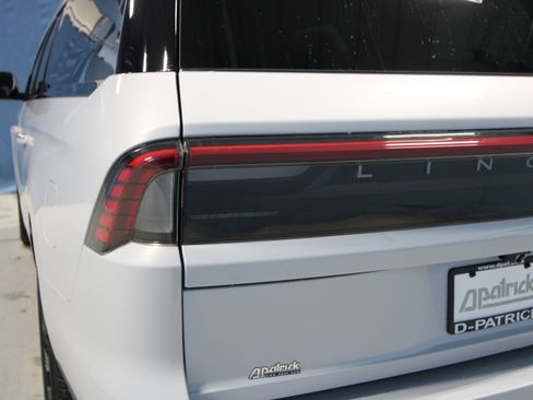 New 2026 Lincoln Navigator L Reserve w/ Jet Appearance Package AWD/4WD image 34